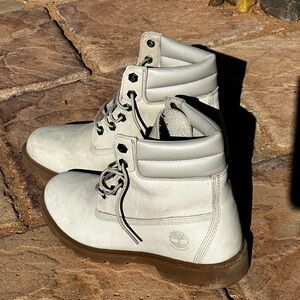 Timberland Light beige suede Boots